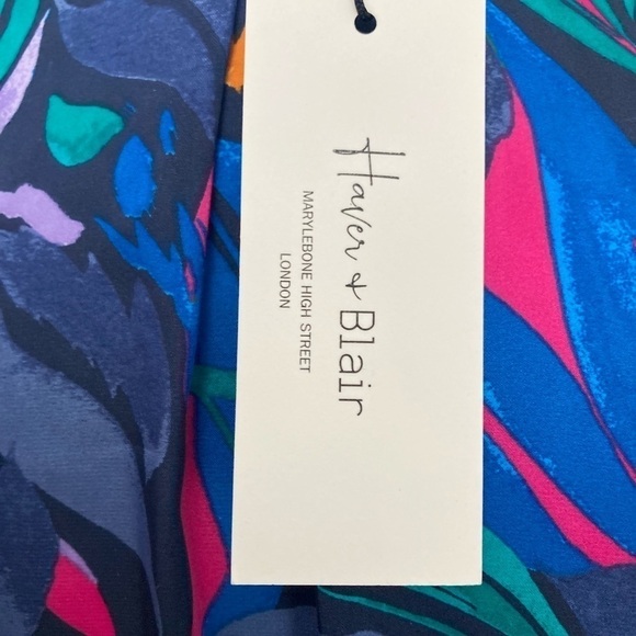 Harper + Blair London Long Sleeve Blouse NWT in Bold Tropical Print - Picture 6 of 13